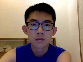 Muscle up with Koreanboy369 in a hot gay scene.