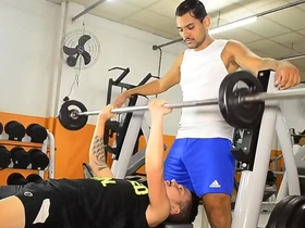Greedy gym trainer gets a oral satisfaction in the gym