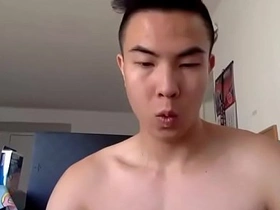 Asian cam show: solo gay masturbation performance