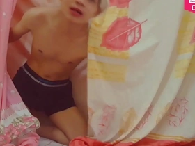 Young and horny Hansel Thio in solo performance on linen sheets